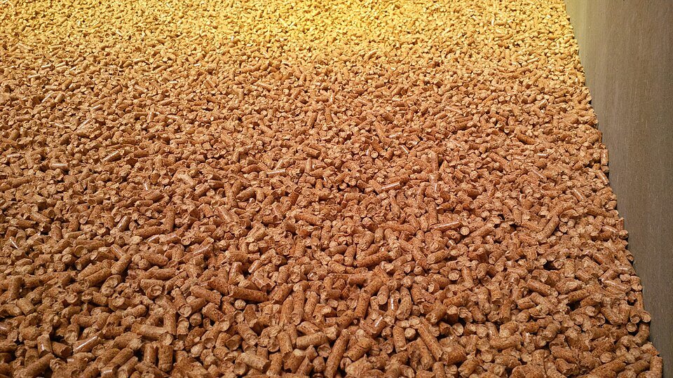 960px-Firetime_Wood_Pellet_Fuel.jpg